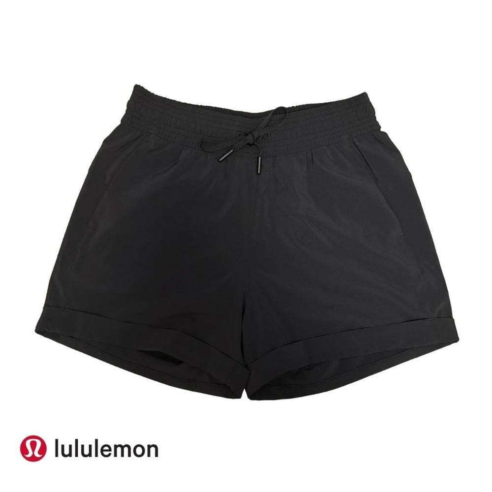 Lululemon Spring Break Away Short size 4